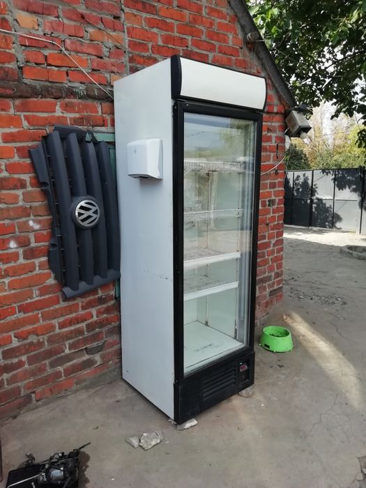 Торговый холодильник