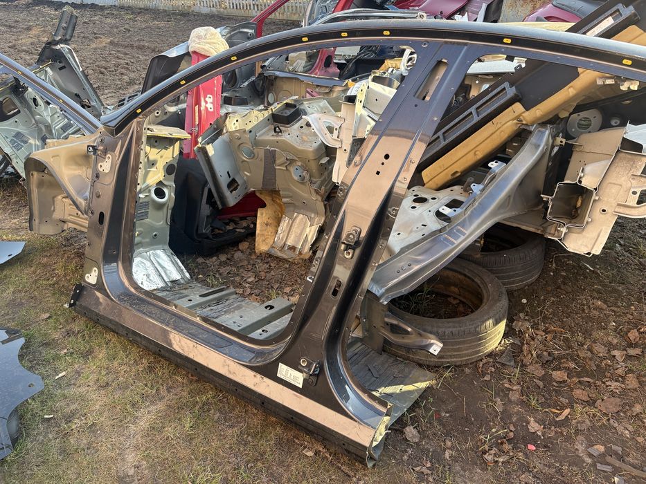 Четверть перед зад порог стійка сапог Tesla Y 3
