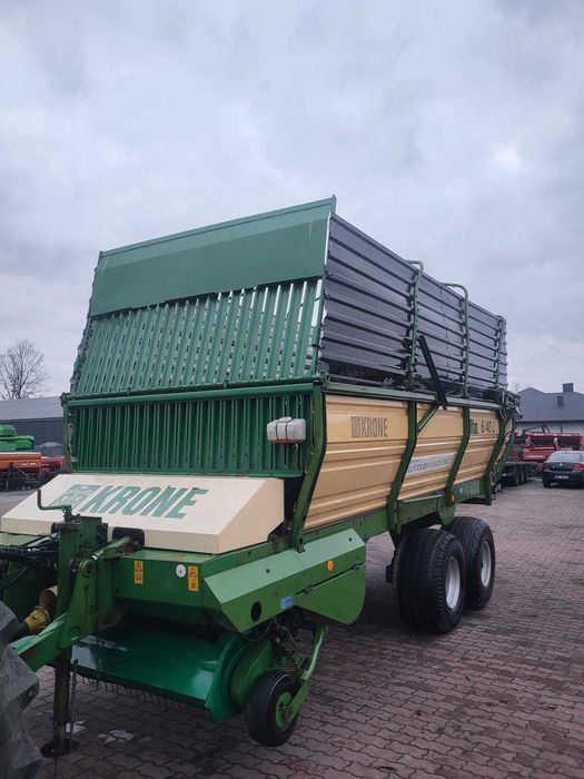 Przyczepa samozbierajaca Krone 16/40 L.