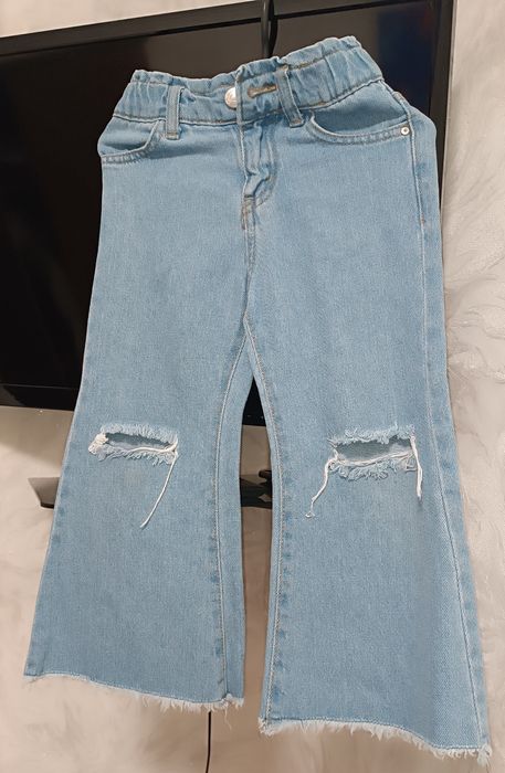 Продам шикарні джинси для маленької модниці