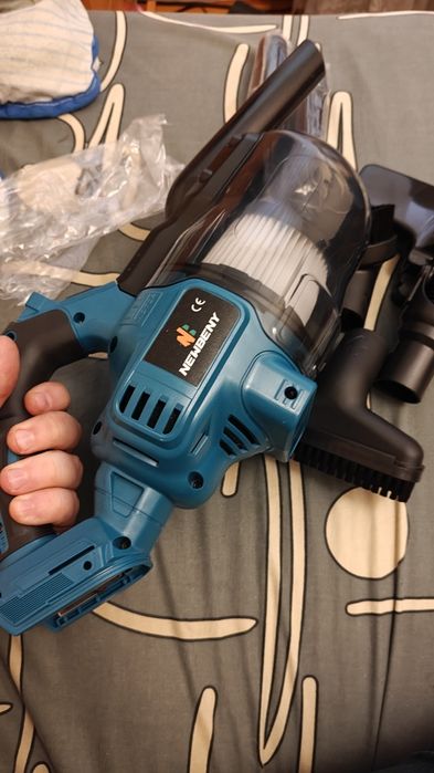 Продам аккумуляторный пылесос новый