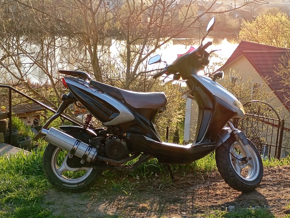 Продам скутер дефіант велон 125 кубів