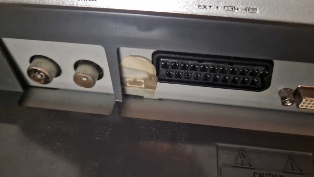 Philips FlatTV UVSH LC201V02-A3KB  RETRO KONSOLE PS1 PS2 Playstation