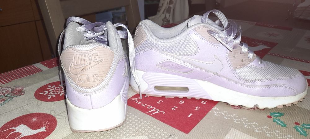 Ténis  Nike air Max tam.38.50 lilás  em 2 mão
