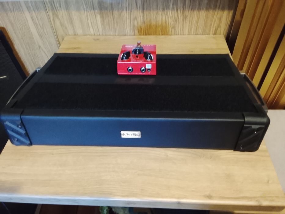 Pedalboard z vibro