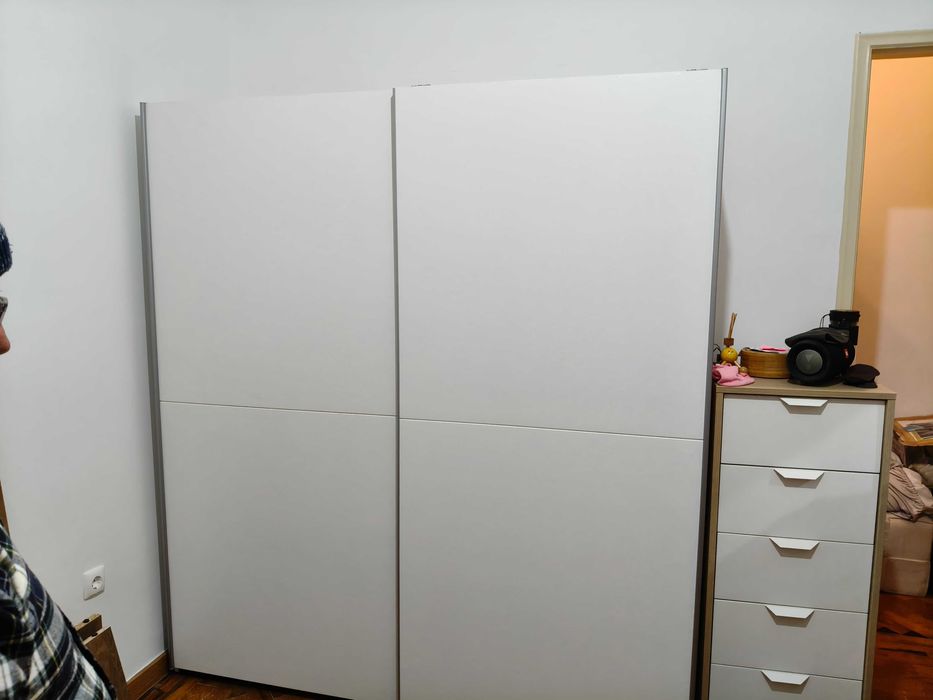 Roupeiro branco com duas portas - 199/170/57,5