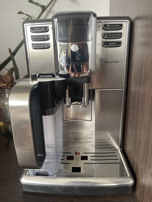 Кавоварка кавова машина Saeco Incanto