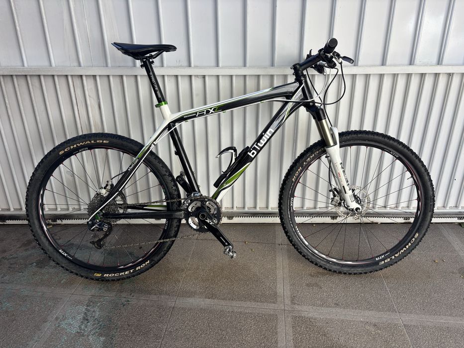 Bicicleta Rockrider 8XC quadro carbono