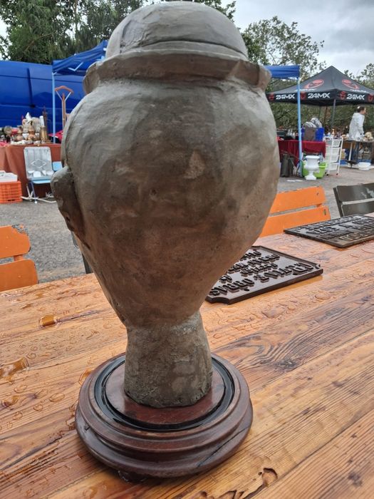 Busto em cimento
