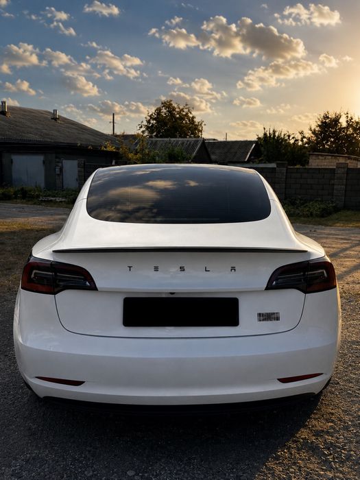 Tesla model 3 2023 Perfomance 82