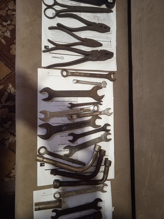 Продам разный инструмент зубила молотки ключи гаечный и т.д