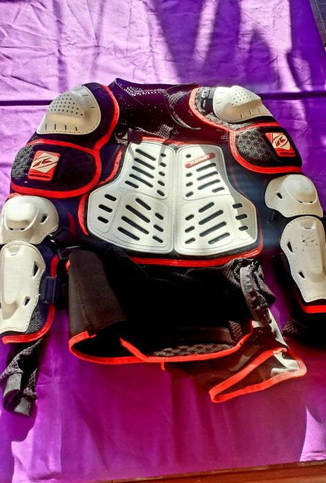 Diverso equipamento motocross