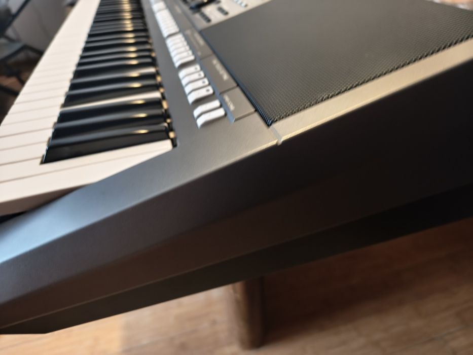 Yamaha psr s 770