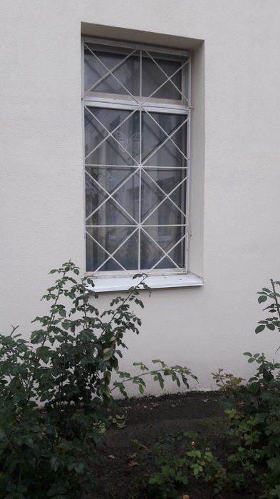 Продам металические решетки на окна