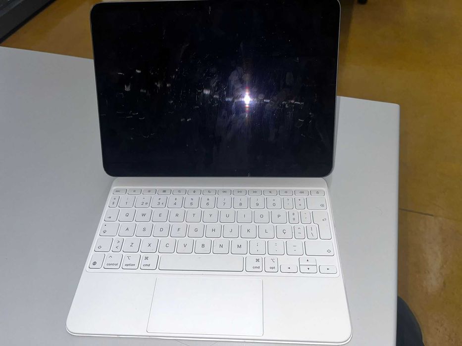 iPad Air 5Gen 64gb Wifi + Magic Keyboard 2025
para iPad Air