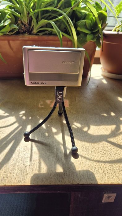 Цифрова камера фотоапарат Sony cyber-shot DSC-Т20