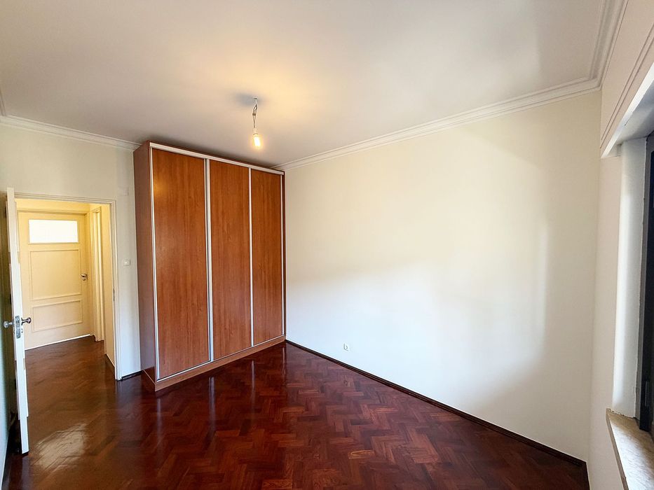 Apartamento T2 para arrendamento na Ajuda