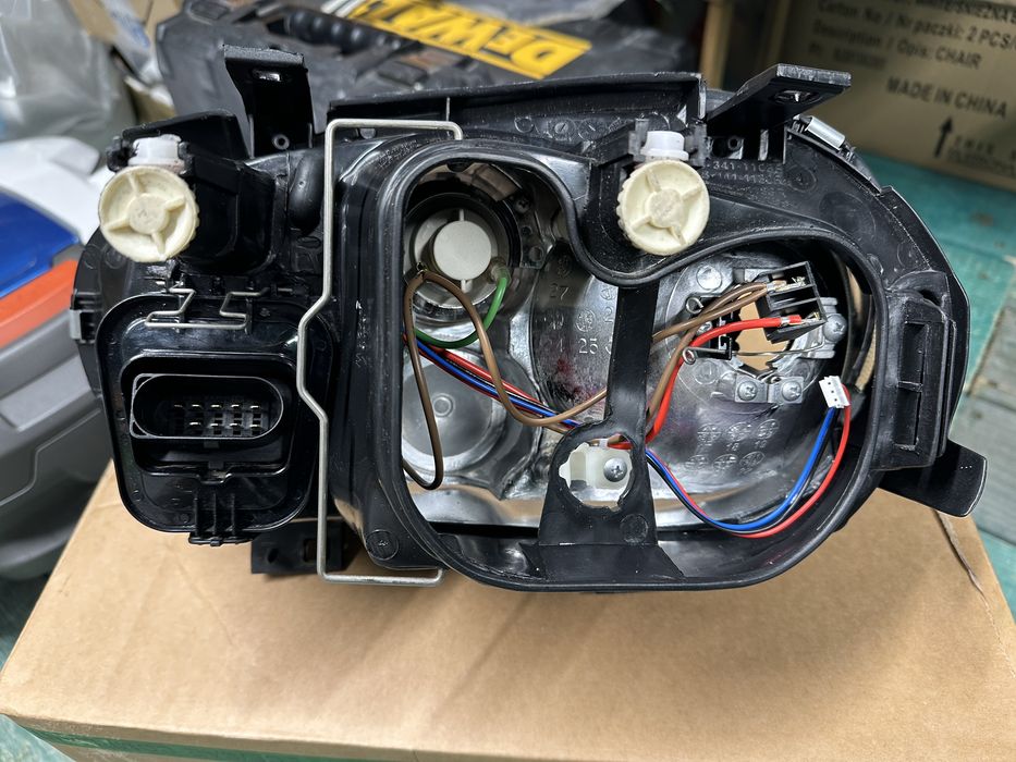 Lampy przednie golf 4