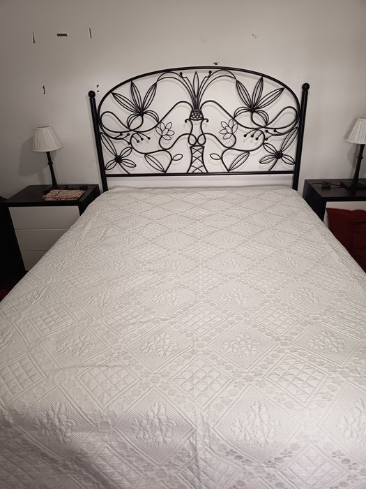 Cama de ferro com colchão
