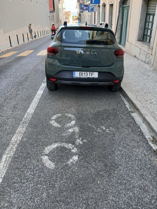 Vendo Dacia Sandero em bom estado como novo
