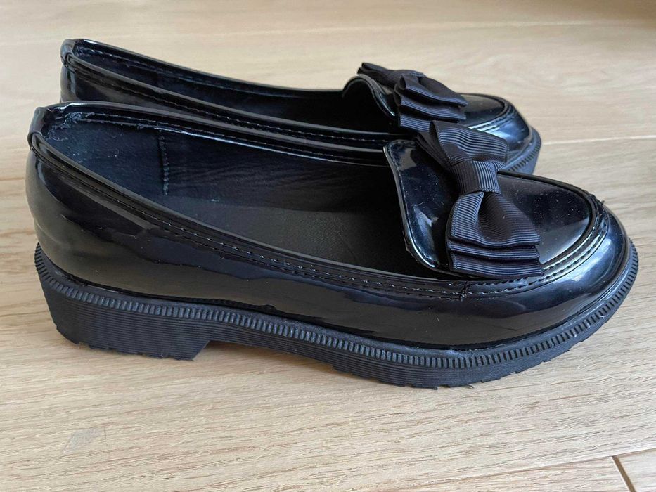 Botki jesienne eleganckie lakierki czarne roz 34