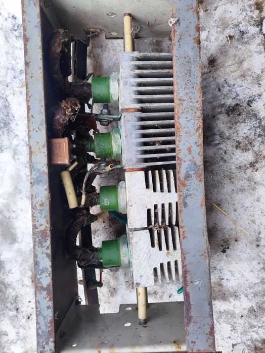 Потужний діодний випрямляч (блок) на діодах В200 з радіаторами