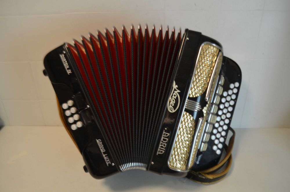 Concertina Adria C 4 voz. N 226