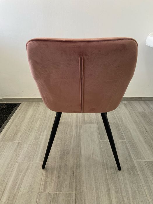 Cadeira rosa velho