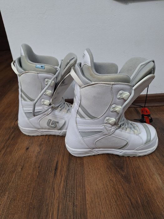 sprzedam byty snowbordowe  burton 40.5
