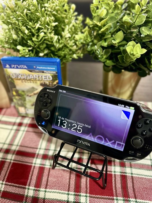 PlayStation Vita OLED (Desbloqueada) + Cartão 512Gb + Uncharted
