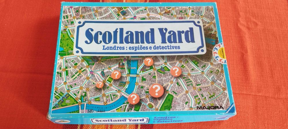 Jogo de Tabuleiro Scotland Yard Londres: Espiões e Detectives - Majora