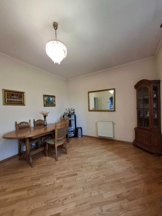 Продаю будинок з комерційним приміщенням в районі ТЦ Арсен. 340м2/7соток