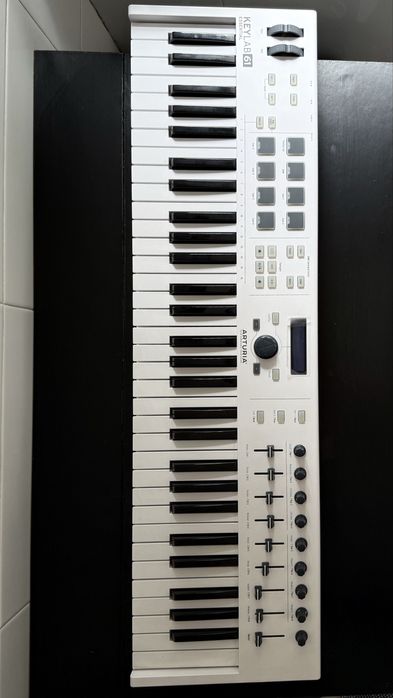 Teclado MIDI Arturia KeyLab Essential 61 – Excelente Estado