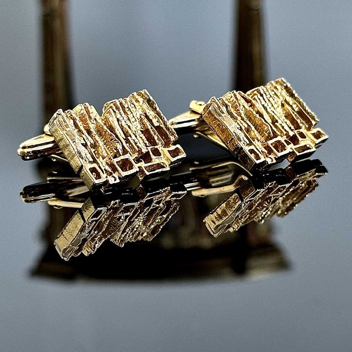 Złote spinki do koszuli wzór Manhattan pozłacany 24 karatowym złotem