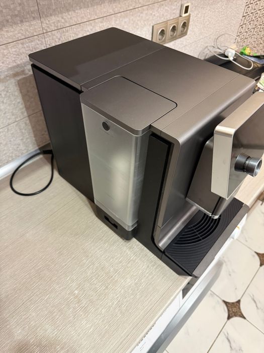 кавоварка NIVONA CafeRomatica NICR 970
пробіг 8000+молочник