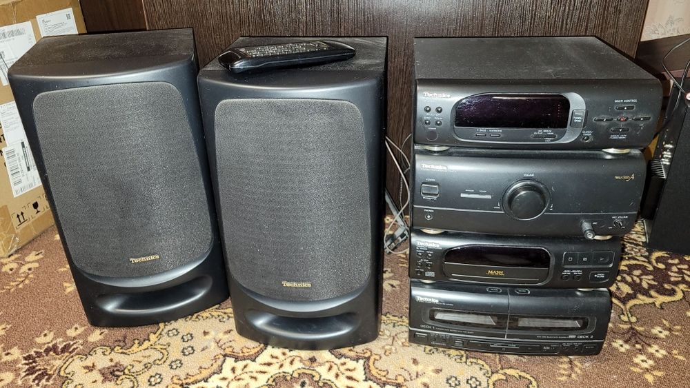 Повний комплект стереосистеми Technics SE-CH404/505