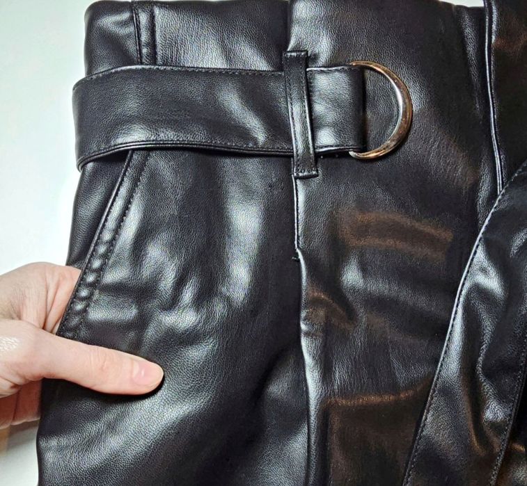 Szorty z ekoskóry H&M Divided.