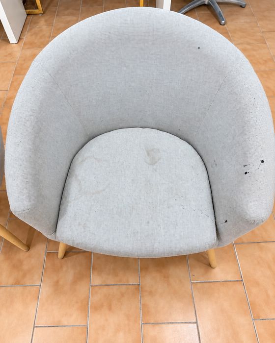 2 poltronas rosa   2 poltronas bege  .
