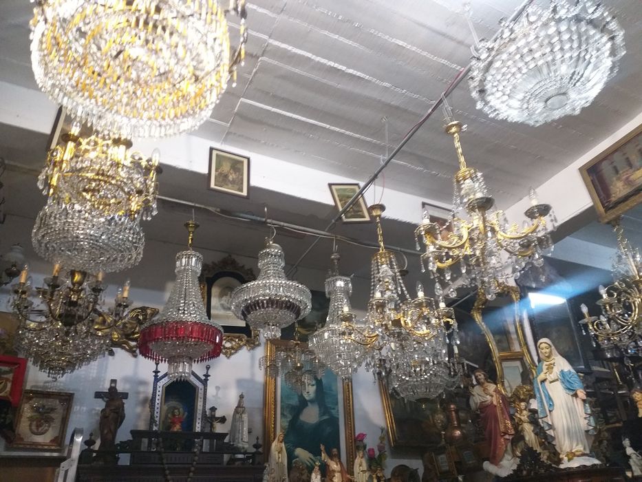 Antiguidades/Lustres/Decoração