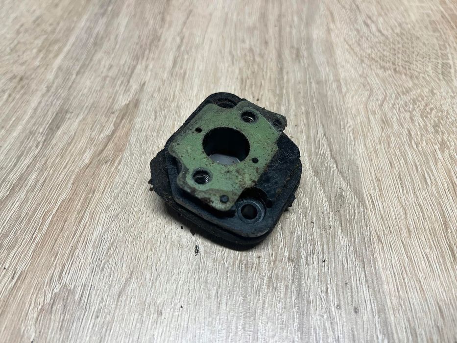 Echo Cs-3400 Króciec Podstawa Mocowanie