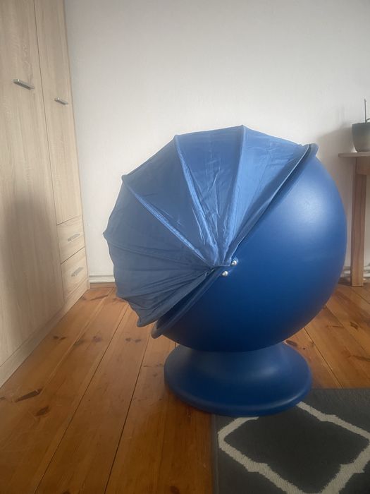 Ikea Lömsk fotel obrotowy dla dzieci jajo niebieski