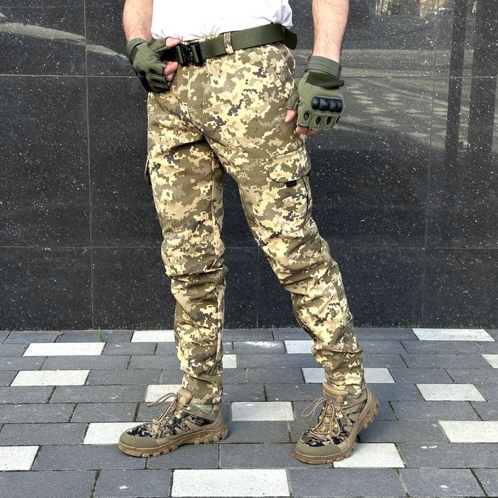 Чоловічі тактичні карго штани з матеріалу ріп-стоп.