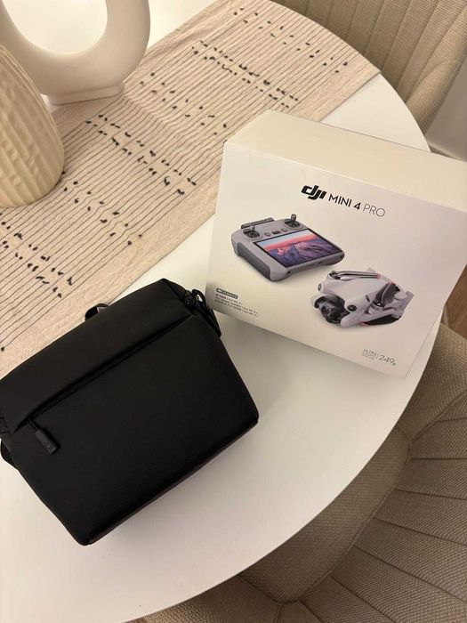 DJI Mini 4 Pro Fly More Combo com seguro