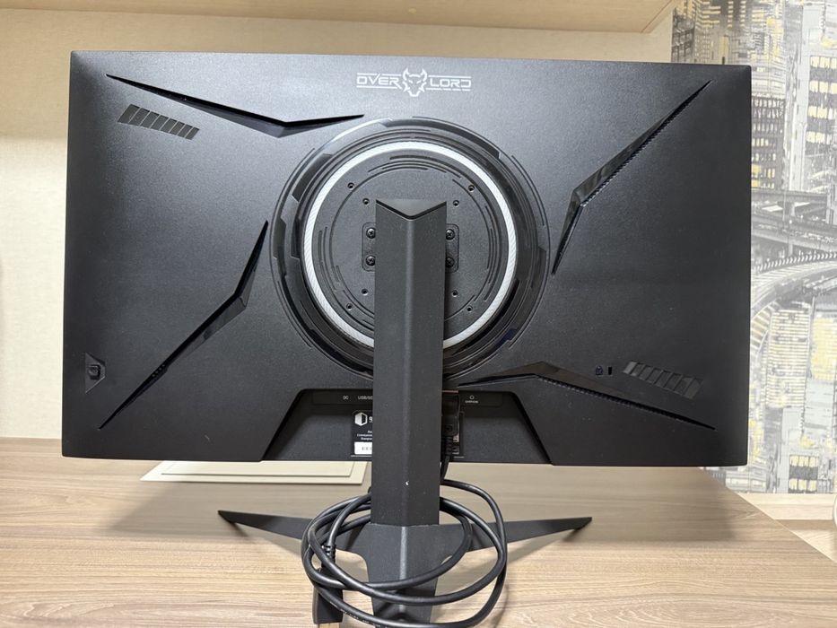 Продам Монітор QUBE, 27’