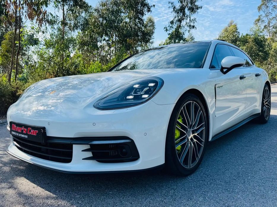 Porsche Panamera Sport Turismo 4 E-Hybrid