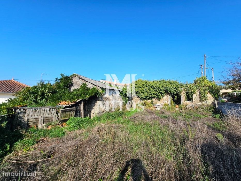 Moradia para recuperar com vistas mar