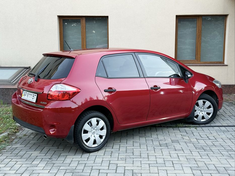 Toyota Auris 2011 год 1.6 Бензин Автомат 162000 пробег