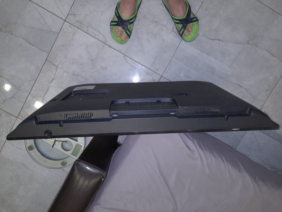 Телевизор Samsung UE39EH5003W на запчасти выпускает 2013.03