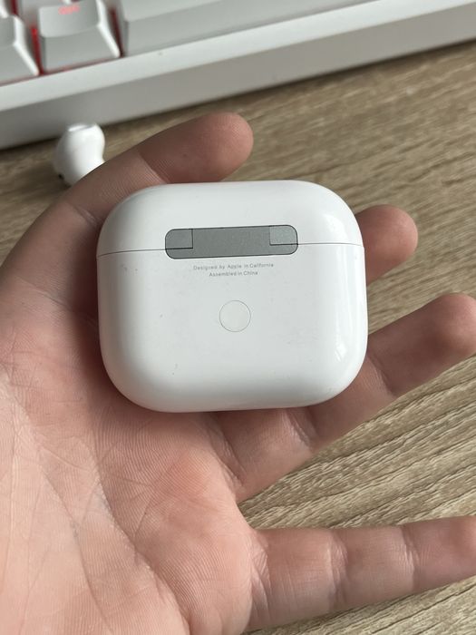 Airpods 3 26% правый наушник не роботает