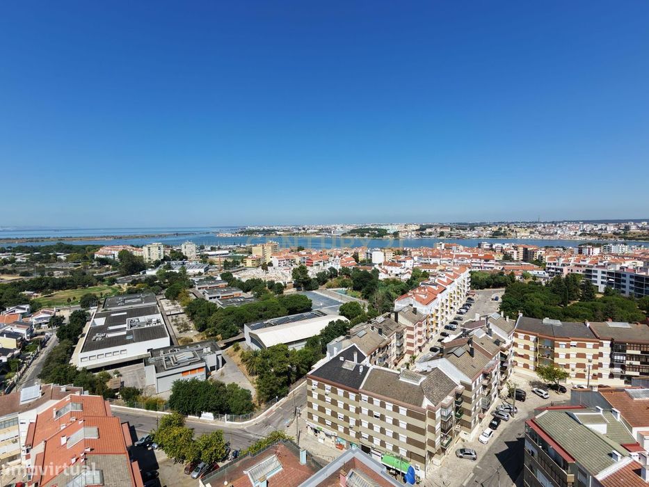Apartamento T2 com Varanda Cruz de Pau, Amora - Seixal -